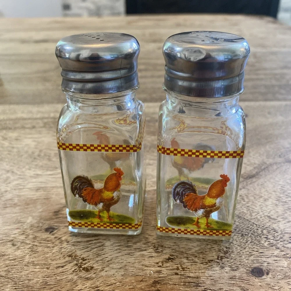 Salt & Pepper Shakers Clear Glass w/ Rooster Chicken Design Checker Vintage 4